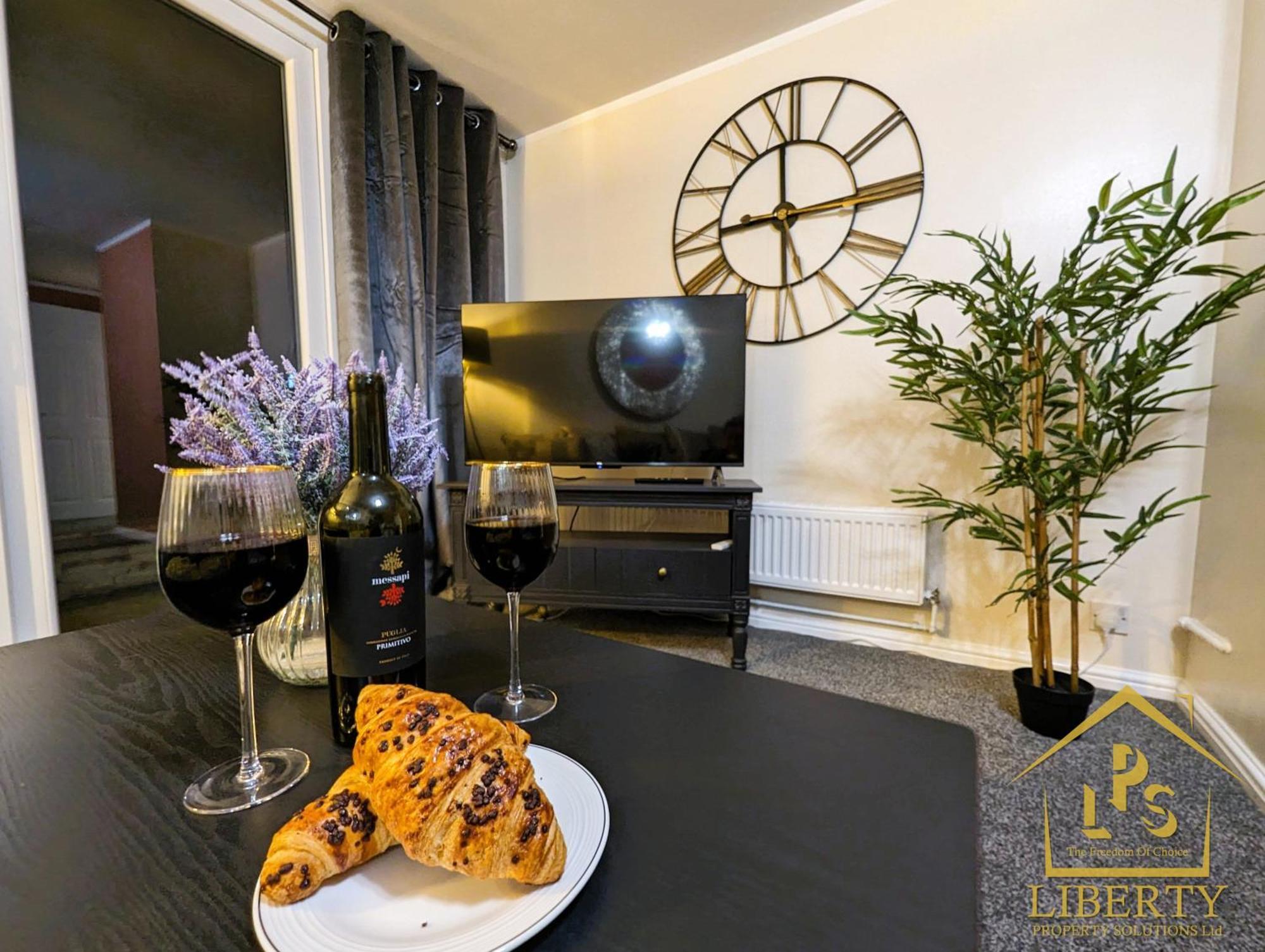 6 Guests * 4 Bedroom * Free Wi-Fi *Huntingdon Dış mekan fotoğraf